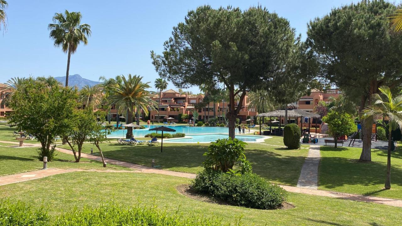 Alhambra Del Golf - Guadalmina Apartment Estepona Bagian luar foto