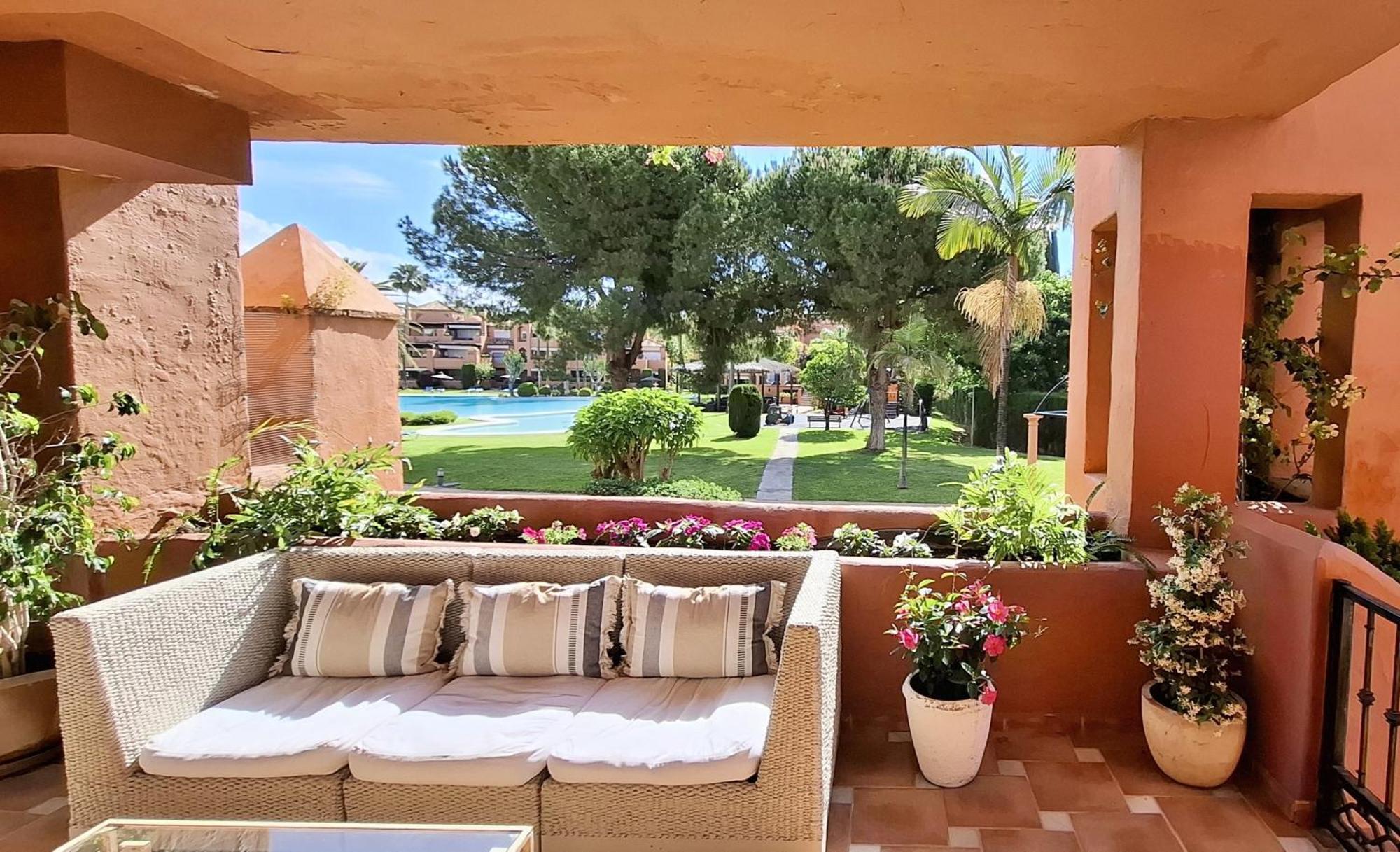 Alhambra Del Golf - Guadalmina Apartment Estepona Bagian luar foto